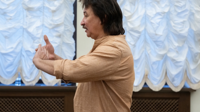 Все трюки выполним сами! В Мурманск с мастер-классом по сценическому движению приехал Айдар Закиров. - иллюстрация новости Мурманского областного драматического театра