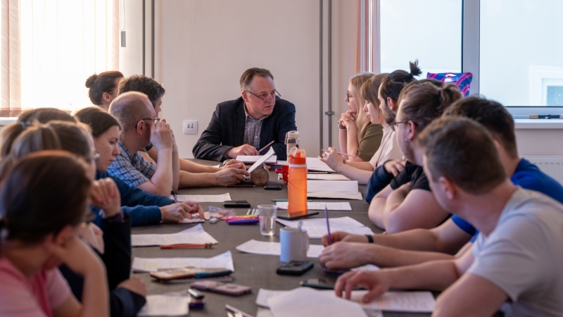 Начались первые читки пьесы 