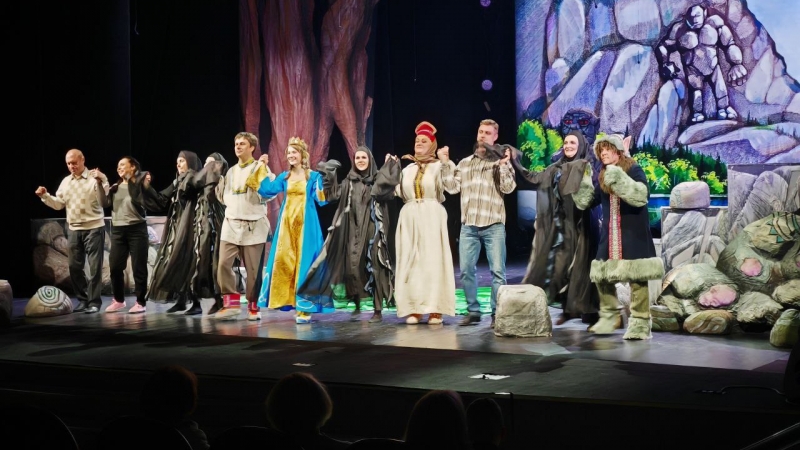  Мурманский областной драматический театр в Полярных Зорях - иллюстрация новости Мурманского областного драматического театра