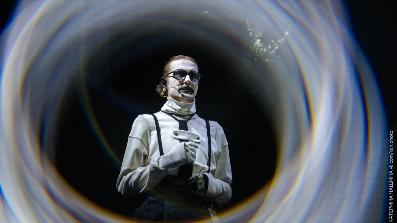 Аншлаг на премьере «ДВОЙНИКА» - иллюстрация новости Мурманского областного драматического театра