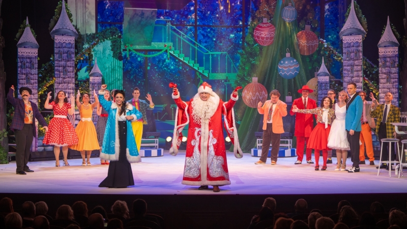 Спектакль «Чародеи, С Новым Годом!» вернулся в обновленном формате! - иллюстрация новости Мурманского областного драматического театра