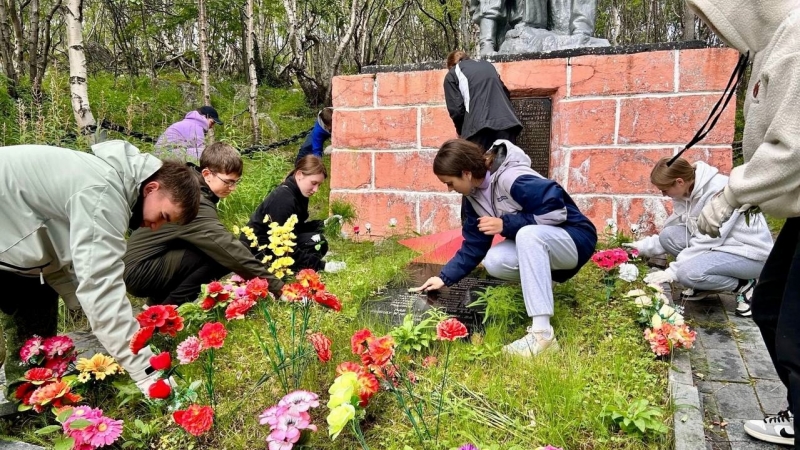 В Мурманской области расширяют программу шефства над воинскими мемориалами - иллюстрация новости Мурманского областного драматического театра