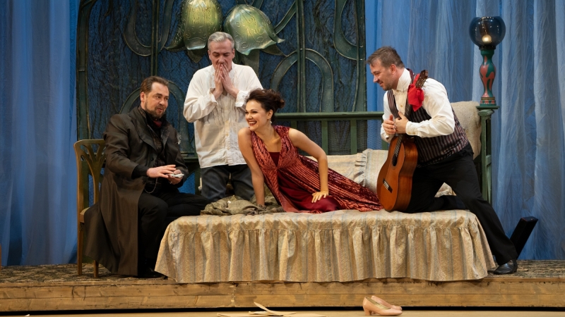 Завершение гастролей Санкт-Петербургского молодежного театра на Фонтанке в Мурманске: тепло, искусство и море эмоций! - иллюстрация новости Мурманского областного драматического театра