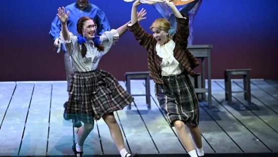 Иллюстрация к новости 'Спектаклем «Мурманский вальс» областной драмтеатр в День города открывает 87-й сезон. Статья издания Мурманский вестник' от 6 октября 2025